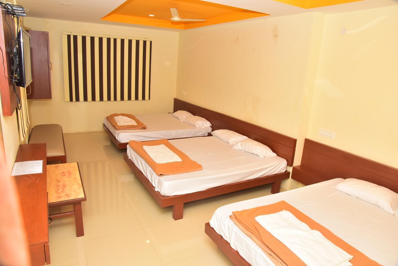 Bright Palace Restaurant And Residency Hotell Shivamogga Exteriör bild