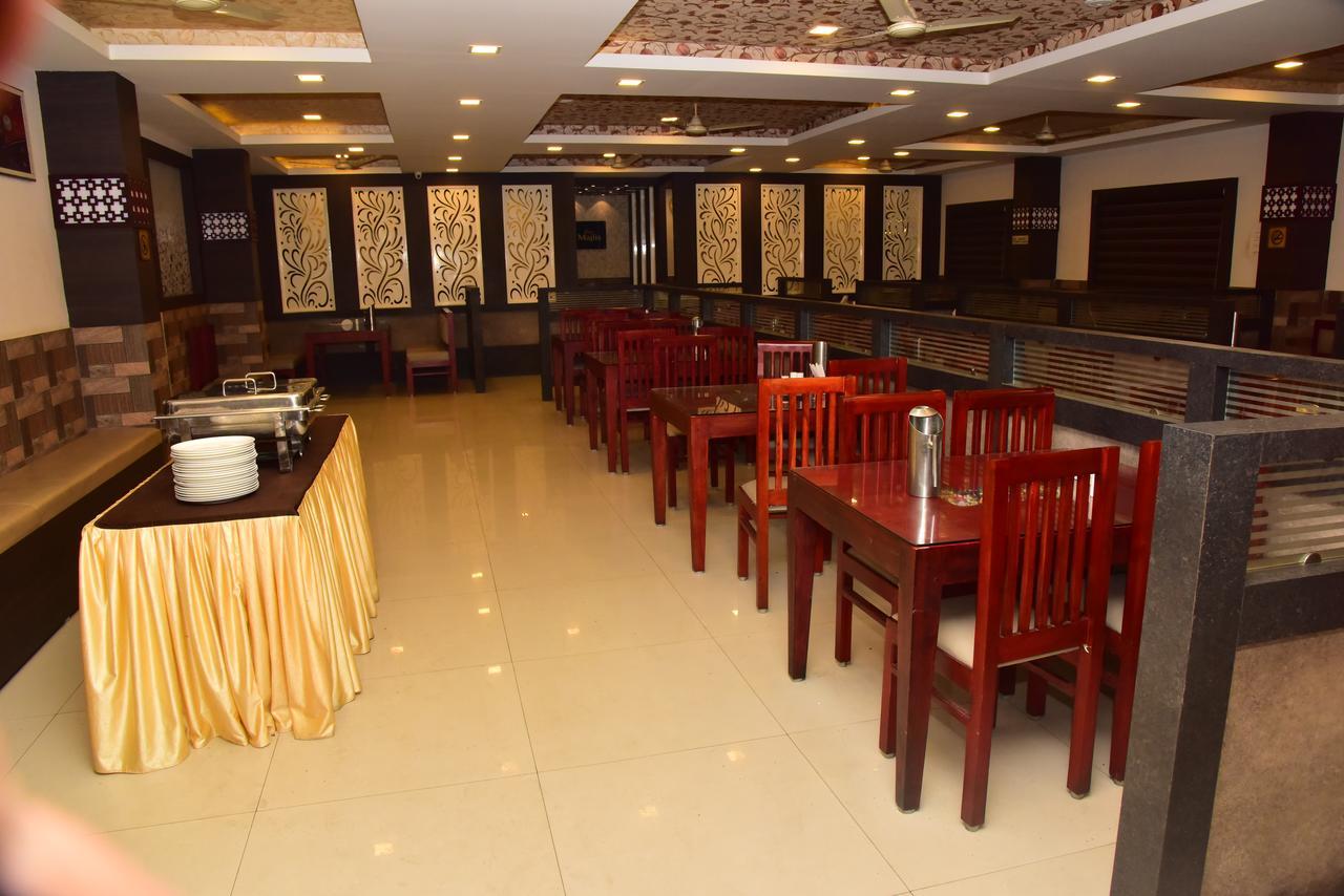 Bright Palace Restaurant And Residency Hotell Shivamogga Exteriör bild